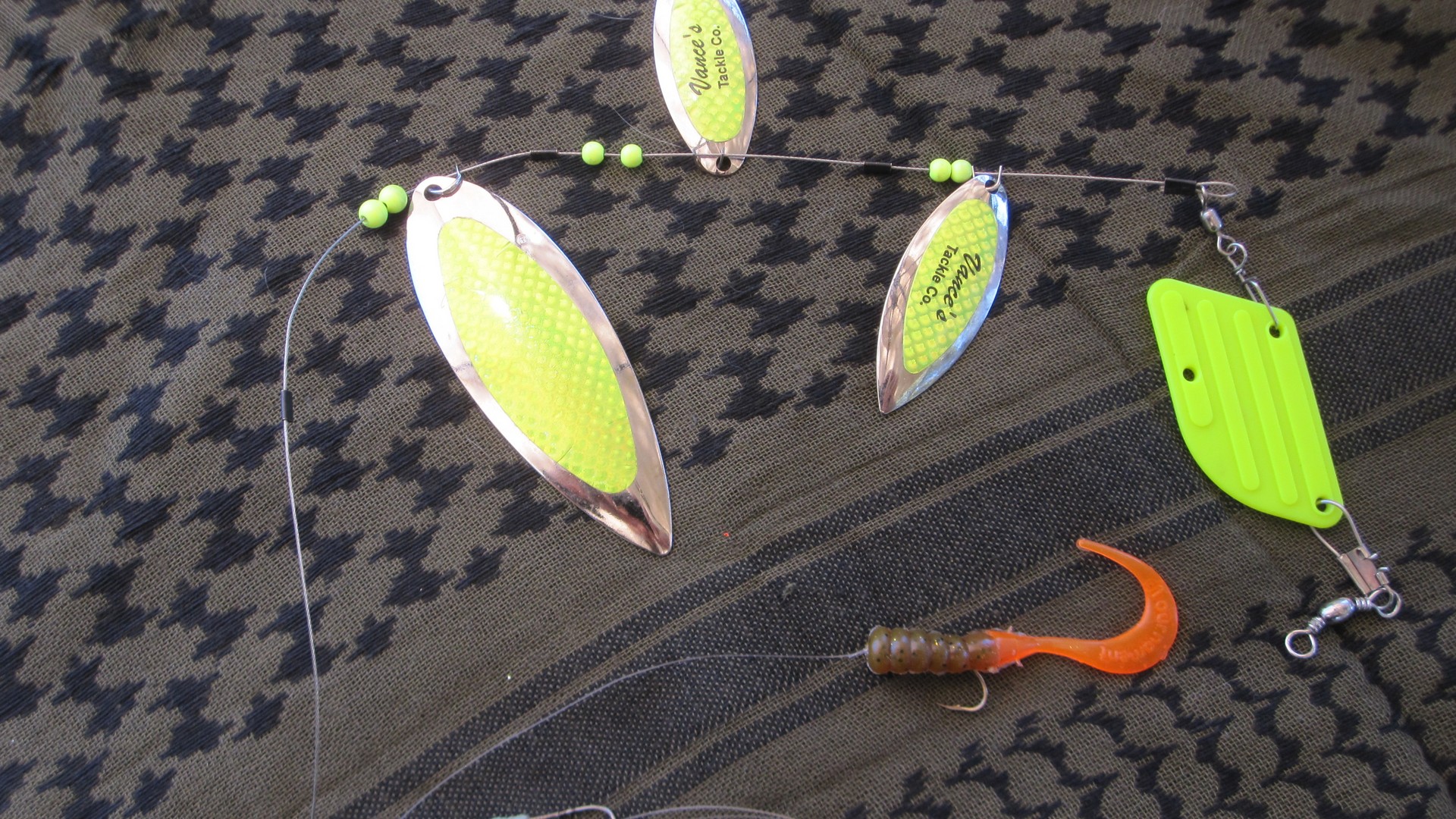Details about   LEO FLASHER SALMON LARGE UV SILVER CHARTREUSE GREEN Fishing Trolling Dodger NEW 